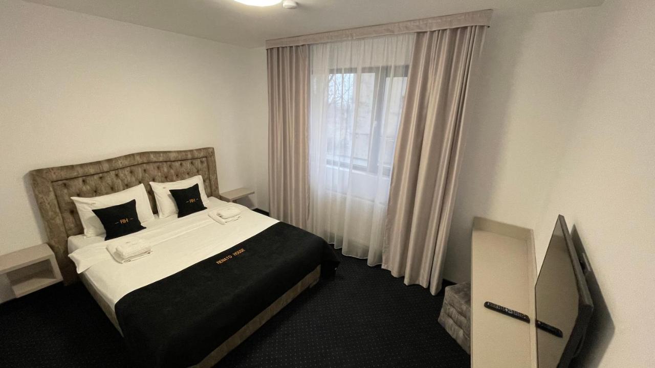 Renato House Hotel Târgu Jiu Eksteriør billede