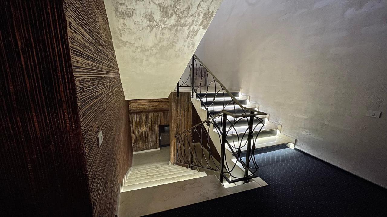 Renato House Hotel Târgu Jiu Eksteriør billede