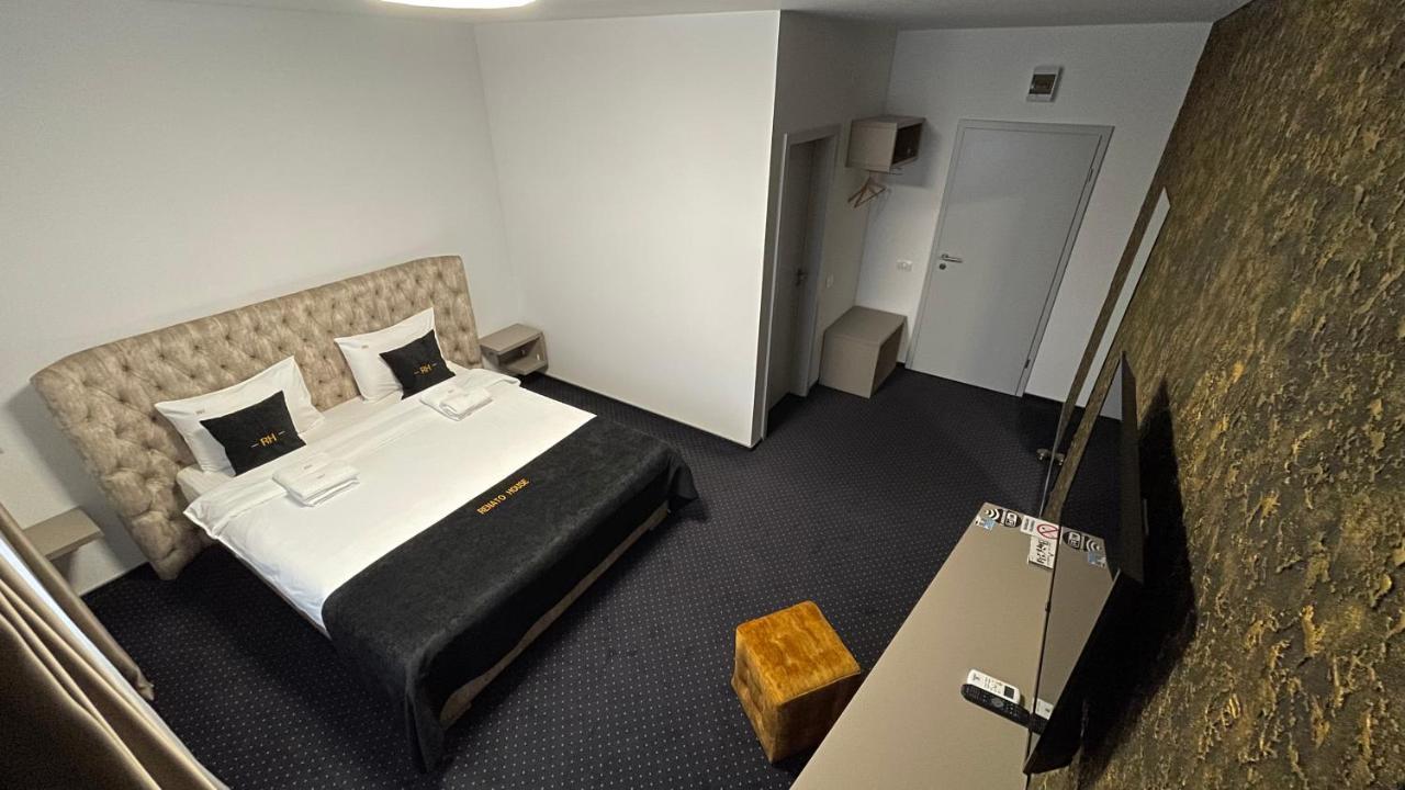 Renato House Hotel Târgu Jiu Eksteriør billede