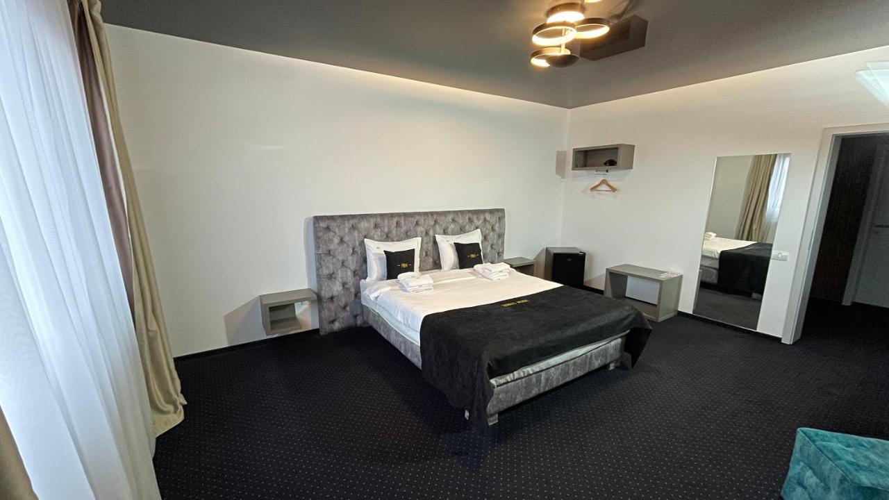 Renato House Hotel Târgu Jiu Eksteriør billede