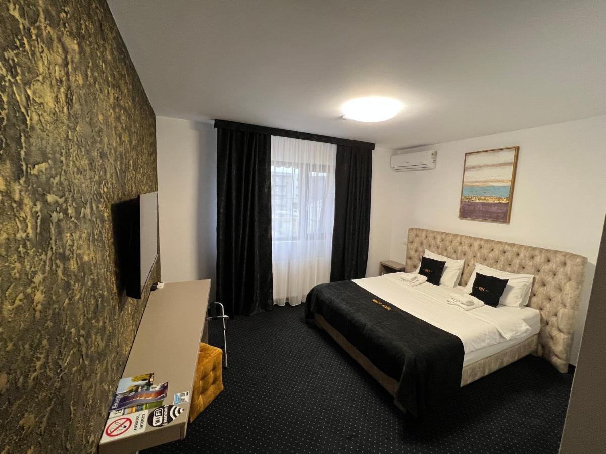 Renato House Hotel Târgu Jiu Eksteriør billede